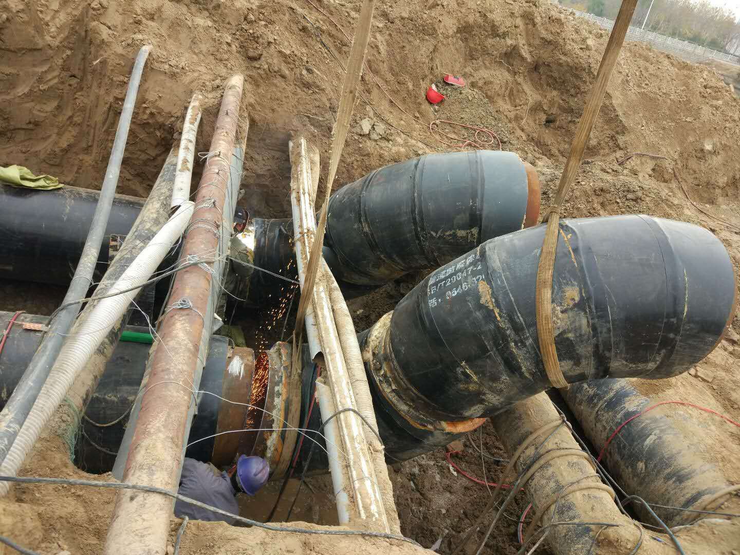 克服艱苦環(huán)境，確保工程順利推進(jìn)——利津縣城區(qū)集中供熱擴(kuò)容改造工程紀(jì)實(shí)