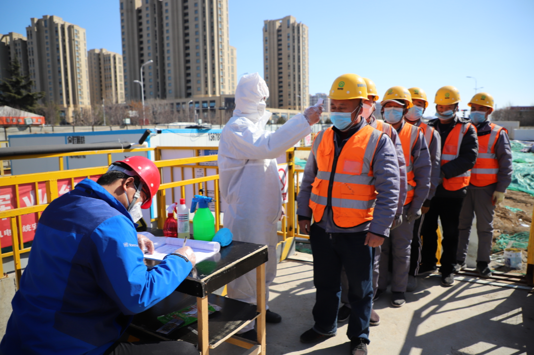 疫情防控不誤工，強大合力拼出“加速度”